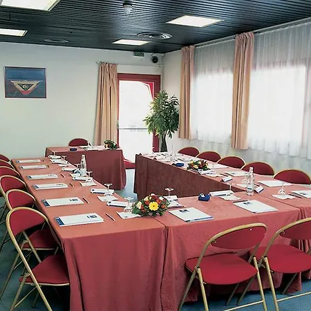 Kyriad Orly Aeroport - Mons 3* Ατίς-Μονς